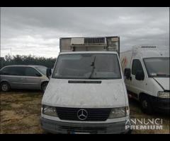 Mercedes Sprinter 2001 Demolito - Per Ricambi - 1