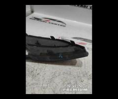 GRILA ANTERIORE FENDINEBBIA DESTRA AUDI A3 8VA 8VF - 8