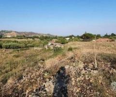 Terreno agricolo con fabbricati a Piedimonte Etneo