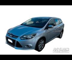 Gancio traino a scomparsa totale per ford focus sw