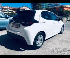 TOYOTA Yaris 1.5 Hybrid 5 porte Business