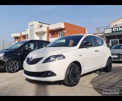 LANCIA YPSILON HYBRID 2023 KM 0----