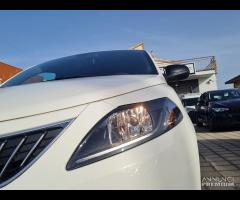 LANCIA YPSILON HYBRID 2023 KM 0----