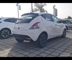 LANCIA YPSILON HYBRID 2023 KM 0----