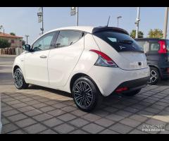 LANCIA YPSILON HYBRID 2023 KM 0---- - 7