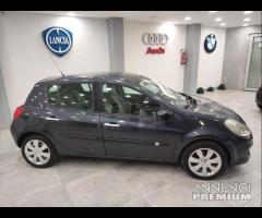 RENAULT Clio 2006 Benzina Cambio Automatico