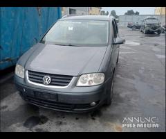 Volkswagen Touran 1.9 td 2005 demolito per ricambi