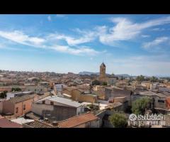 Signorile palazzotto storico con cortile carrabile