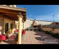 Villa Bifamiliare con Giardino e 3 posti auto - 16