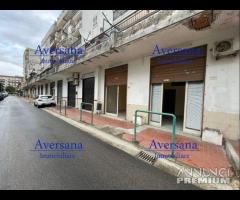 Locale commerciale 70mq con 2 ingressi