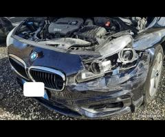 Bmw Serie 216d Active Tourer 2017 incidentata - 11