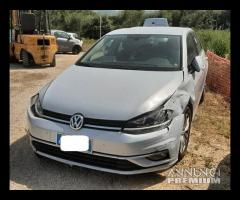 Volkswagen Golf 1.6 tdi 115cv 2017 incidentata