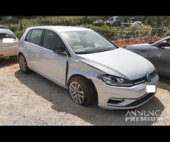 Volkswagen Golf 1.6 tdi 115cv 2017 incidentata