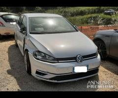 Volkswagen Golf 1.6 tdi 115cv 2017 incidentata