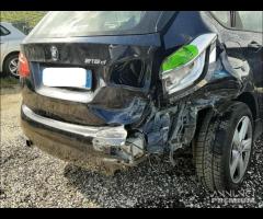 Bmw Serie 216d Active Tourer 2017 incidentata - 9