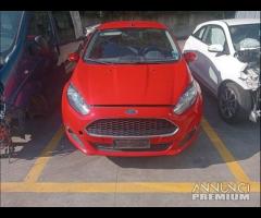 Ford Fiesta 2015 Demolita - Per Ricambi - 1