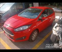 Ford Fiesta 2015 Demolita - Per Ricambi - 4