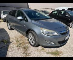 Opel Astra 1.7 CDTI 125CV Sports Tourer Cosmo - 2