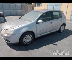 Volkswagen Golf 5 2.0 TD Demolita - Per Ricambi - 4