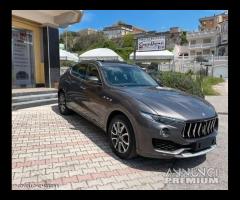 Maserati Levante pacchetto sport pelle tetto