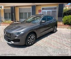 Maserati Levante pacchetto sport pelle tetto