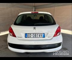 Peugeot 207 1.4 8V 75CV 5p. X Line - 17