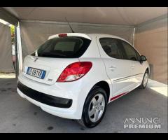 Peugeot 207 1.4 8V 75CV 5p. X Line - 18