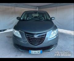 Lancia Ypsilon 0.9 TwinAir 85 CV 5 porte Metano Ec - 2