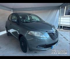 Lancia Ypsilon 0.9 TwinAir 85 CV 5 porte Metano Ec