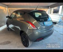 Lancia Ypsilon 0.9 TwinAir 85 CV 5 porte Metano Ec - 16