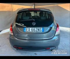 Lancia Ypsilon 0.9 TwinAir 85 CV 5 porte Metano Ec - 17