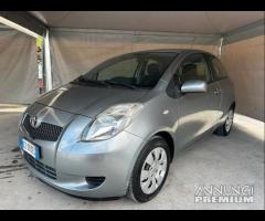 Toyota Yaris 1.0 3 porte Sol