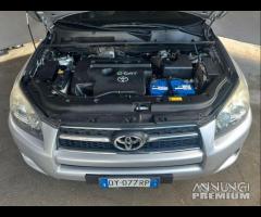 Toyota RAV 4 RAV4 Crossover 2.2 D-Cat 177 CV Luxur