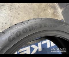 2 gomme 235/45 R19. Goodyear Estive 2020 - 80%