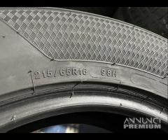 2 gomme 215/65 R16. Kleber Estive 80% / 2021