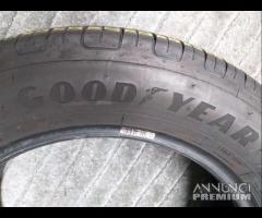 2 GOMME 215 60 17 GOODYEAR A296