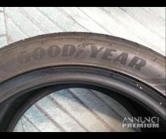 2 GOMME 275 40 18 GOODYEAR A115