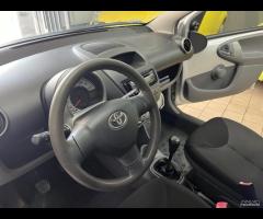 Toyota Aygo 1.0 12V 5 porte optional 2010 - 10