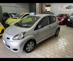 Toyota Aygo 1.0 12V 5 porte optional 2010 - 11