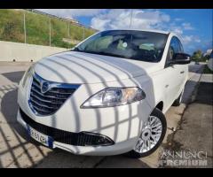 Lancia ypsilon 1.3mjt 95cv platino