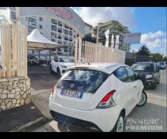 Lancia ypsilon 1.3mjt 95cv platino