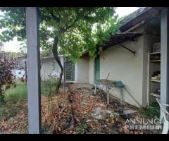 Casa di campagna con terreno a Piedimonte Etneo