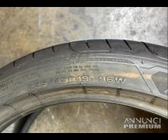 2 gomme 225 45 19 goodyear a3680