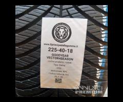 2 GOMME 225 40 18 GOODYEAR A10898 - 2