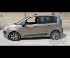 Ricambi Citroen Picasso 1.6 D del 2010 motore 9HX