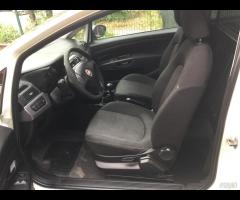 Fiat Punto 1.4 Metano Neopatentati - 2012 - 8