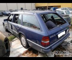 Mercedes W124 200TE Sw Demolita - Per Ricambi