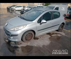 Peugeot 207 2008 Demolita - Per Ricambi