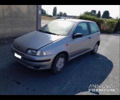 Fiat Punto 1 - MK1 3 Porte Demolita - Per Ricambi