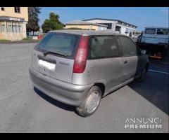 Fiat Punto 1 - MK1 3 Porte Demolita - Per Ricambi